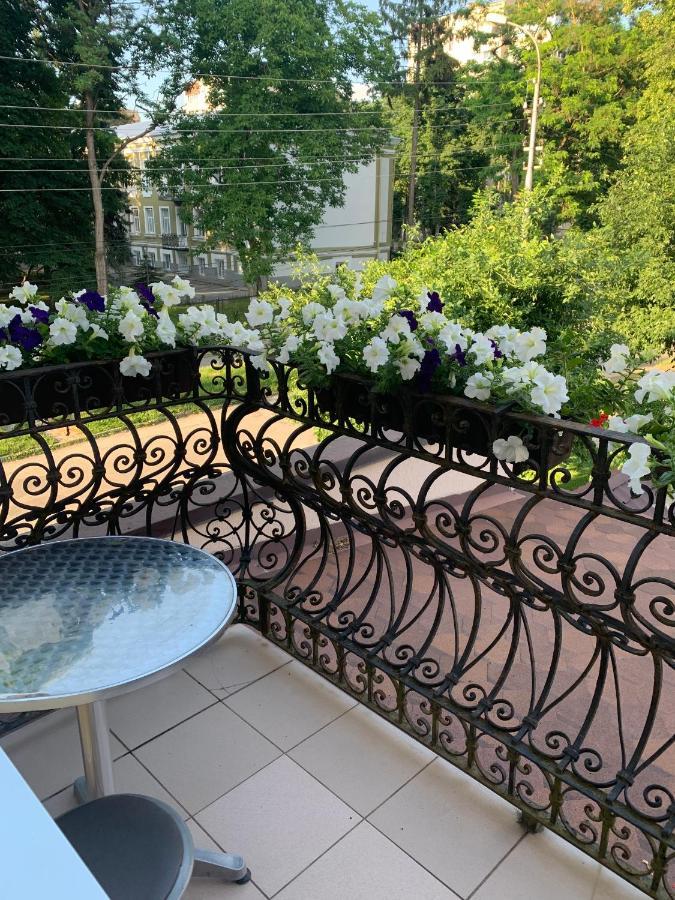 Villa Celebrity Kamianets-Podilskyi Exterior foto