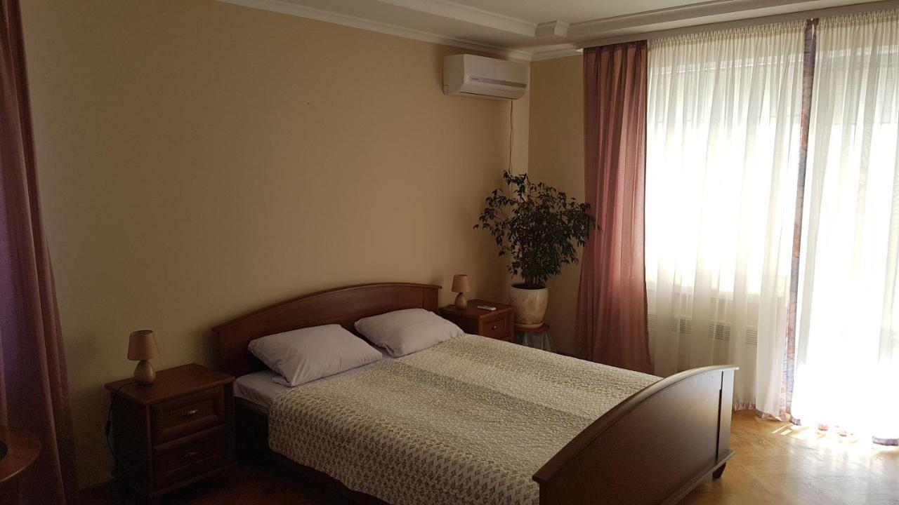 Villa Celebrity Kamianets-Podilskyi Exterior foto