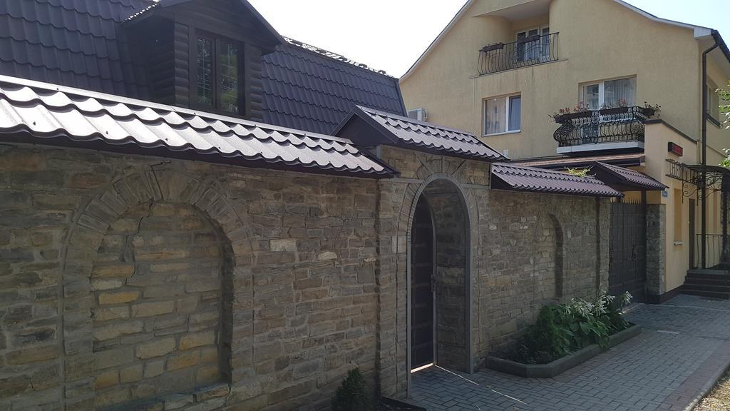 Villa Celebrity Kamianets-Podilskyi Exterior foto