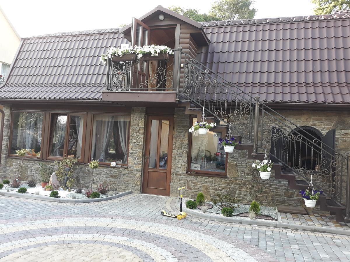 Villa Celebrity Kamianets-Podilskyi Exterior foto