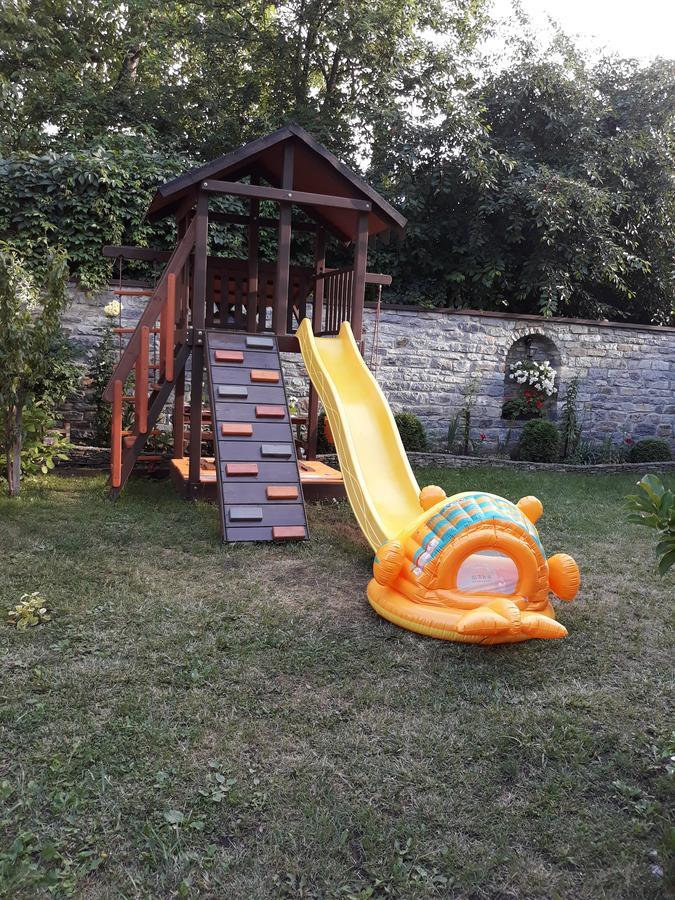 Villa Celebrity Kamianets-Podilskyi Exterior foto